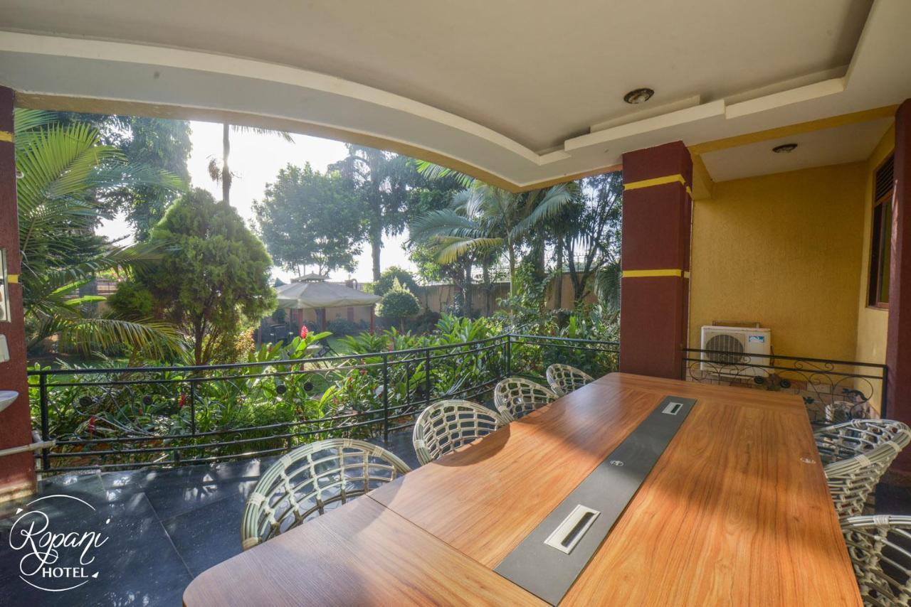 Ropani Hotel Kitende Dış mekan fotoğraf